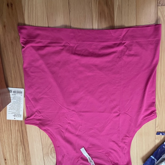 Lululemon swiftly tank - Picture 4 of 6